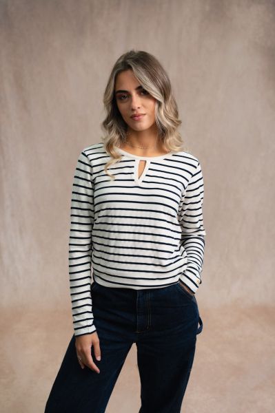 Дамска раирана тениска с дълъг ръкав